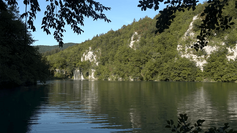 Picture of a lake at Plitvice National Park.